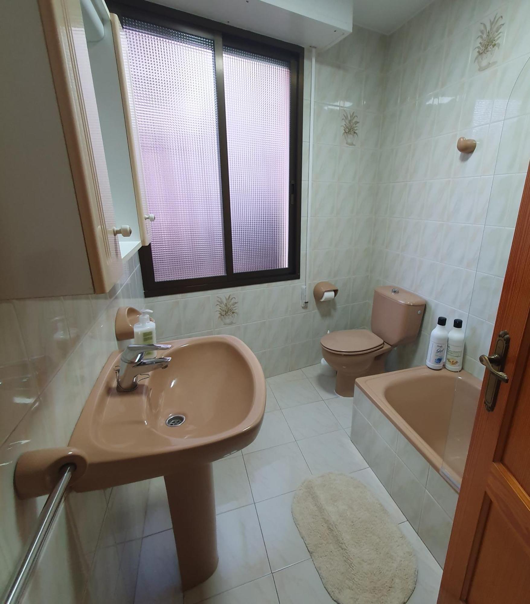 Spacious Home For A Large Group Or Family 쿠엘라 외부 사진